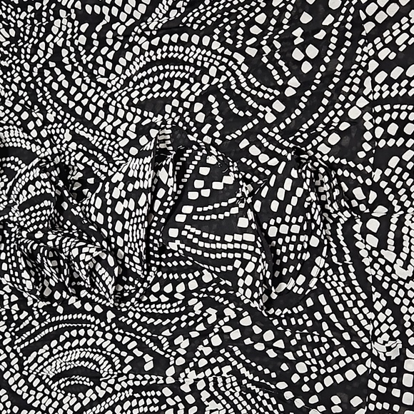 Allison Taylor Women's Black & White Ruffle Sheer Short Sleeve Size M Top #W-869 - Picture 7 of 10